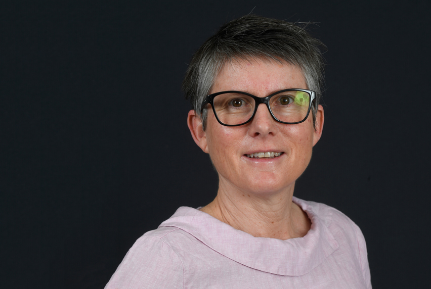 Headshot of Elizabeth Gunn, Teacher of English, Literacy, Numeracy at Melbourne Polytechnic