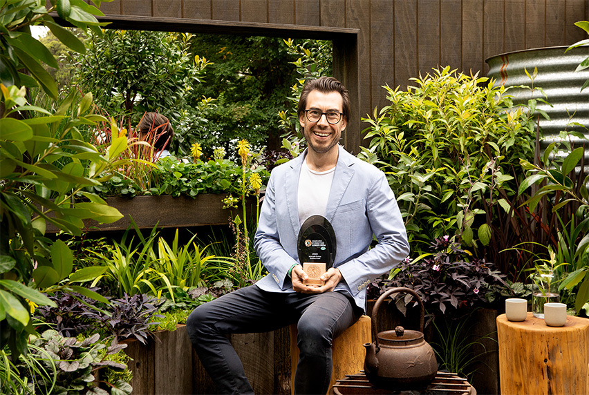 MIFGS Winner Oliver Ashworth-Martin with Award of Excellence