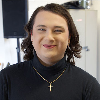 Headshot of Zac Gelicrisio