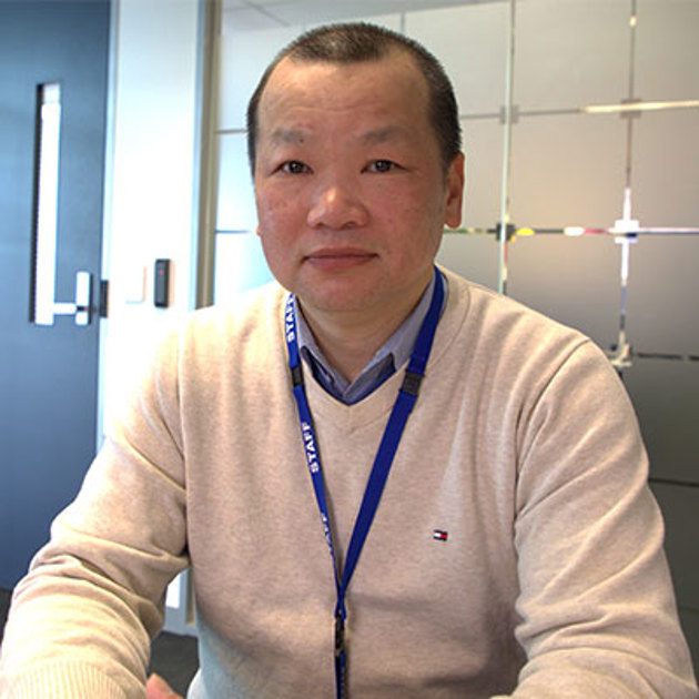 Headshot of Quang Nguyen